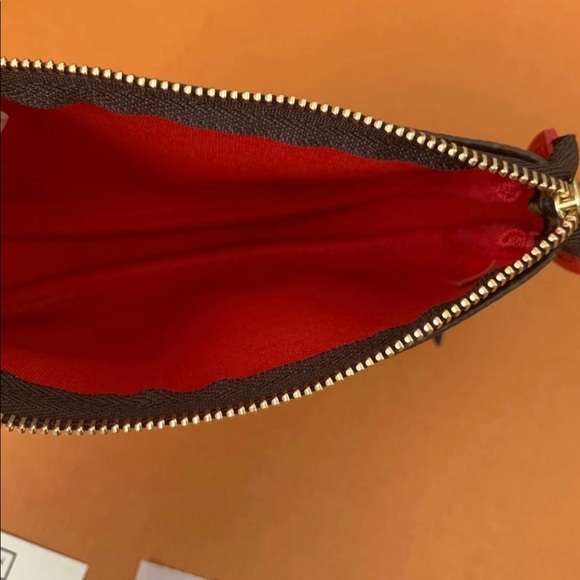 Louis Vuitton Mini Pochette Christmas Edition - Picture 4 of 5